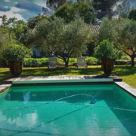 Alojamento de Acomodação e Pequeno-almoço Au Clos Du Pressoir Sauna Et Piscine Au Coeur D'un Vignoble