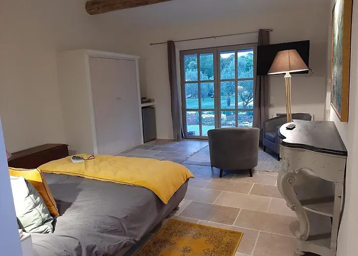 Au Clos Du Pressoir Sauna Et Piscine Au Coeur D'un Vignoble Bed & Breakfast 4*
